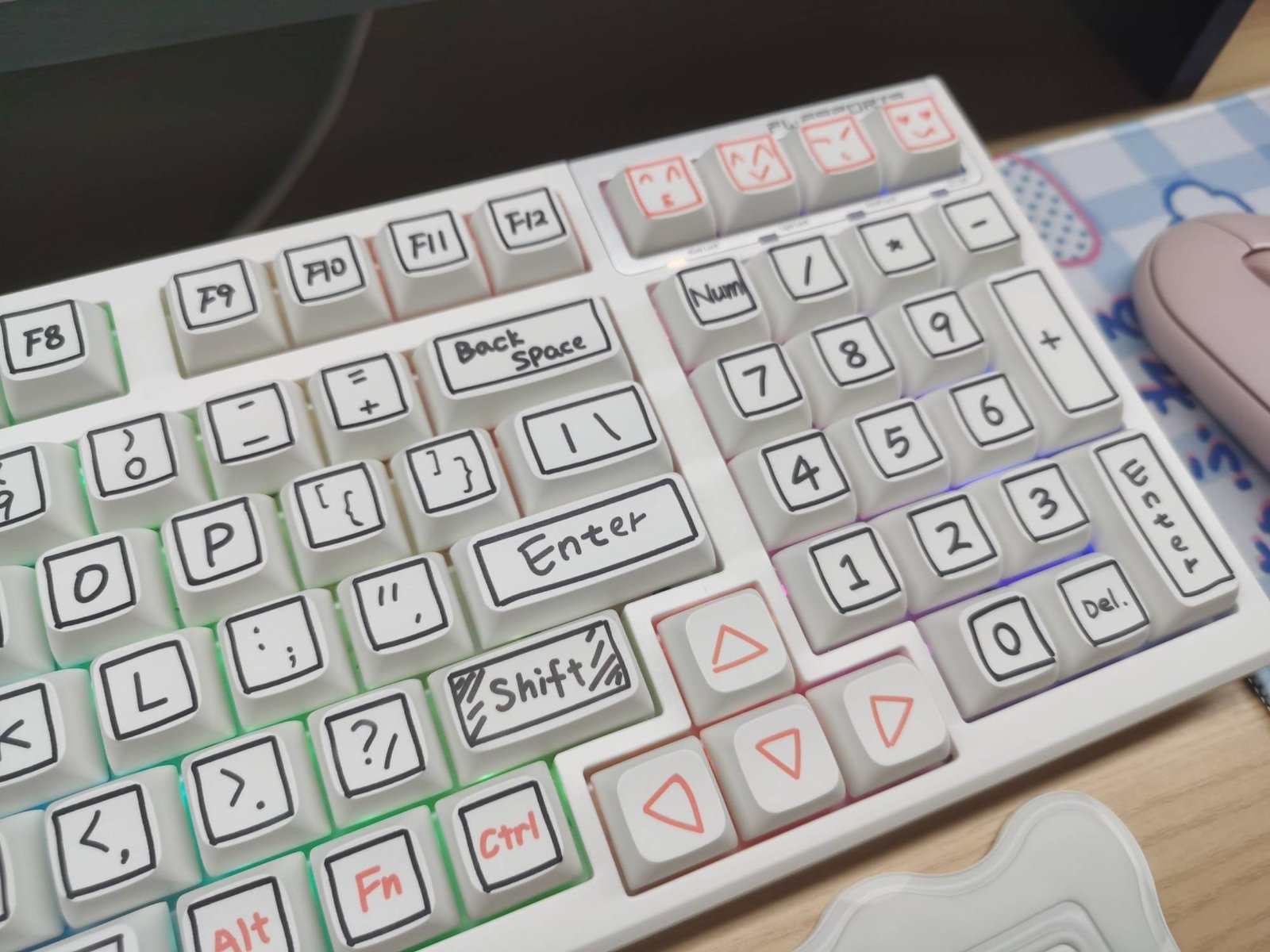 White Personalized Graffiti Keycaps Set, PBT XDA 87/68/980/108 Key, Mechanical Keyboard Key Cap, Artisan Universal Cute Japanese Keycaps - 图片 5